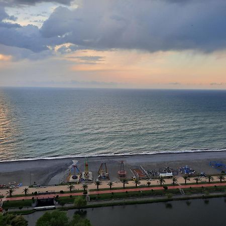 The Best Beach Aparthotel Orbi City Batumi Exteriör bild