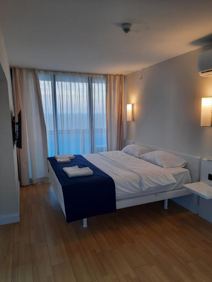 The Best Beach Aparthotel Orbi City Batumi Exteriör bild